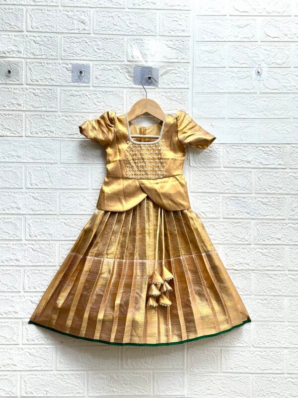 Gold Pure kanchipattu outfit